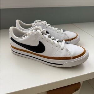 Nike Court Legacy Boys size 5Y